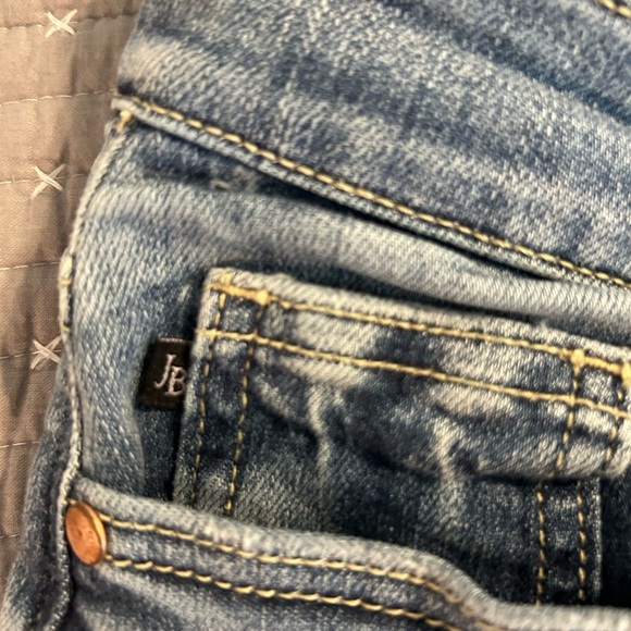 Judy Blue Classic Denim Jean Shorts - Picture 3 of 6